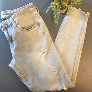 American Eagle Destroyed Light Wash Jeans Sz:10